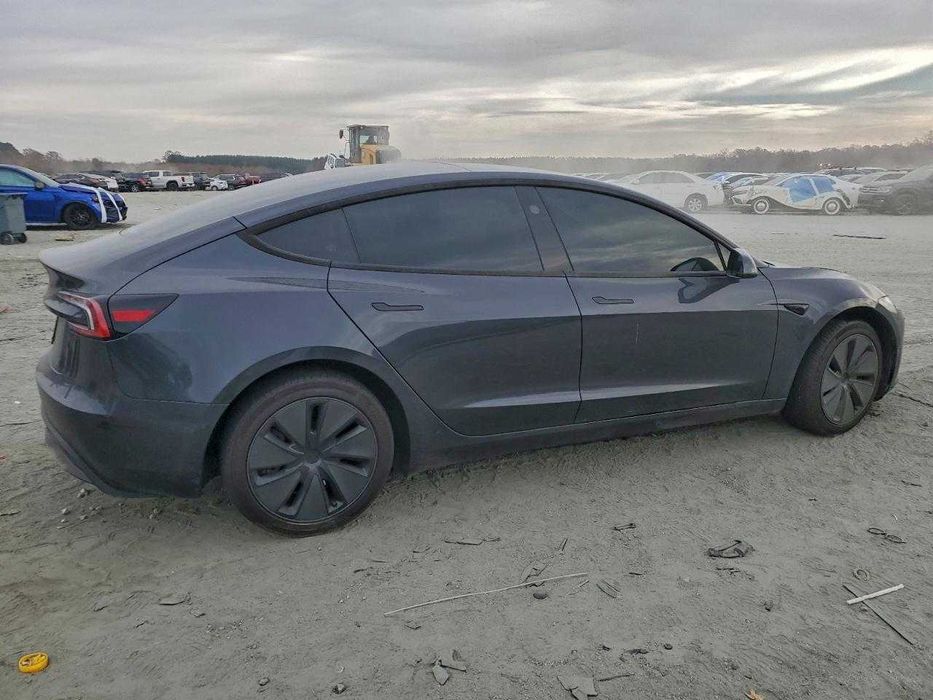 Tesla Model 3 2025