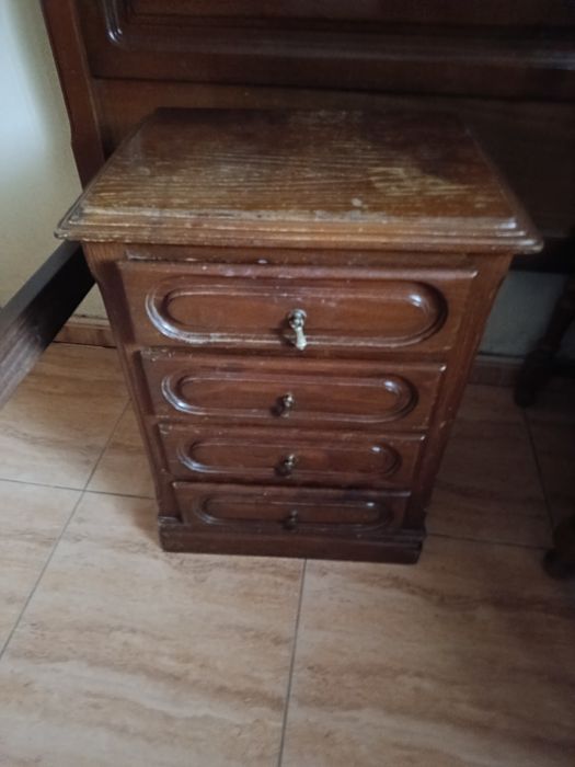 Conjunto de 2 mesas de cabeceira