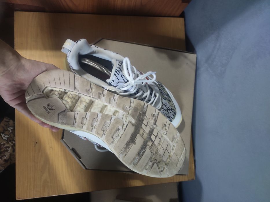 Adidas boost   .