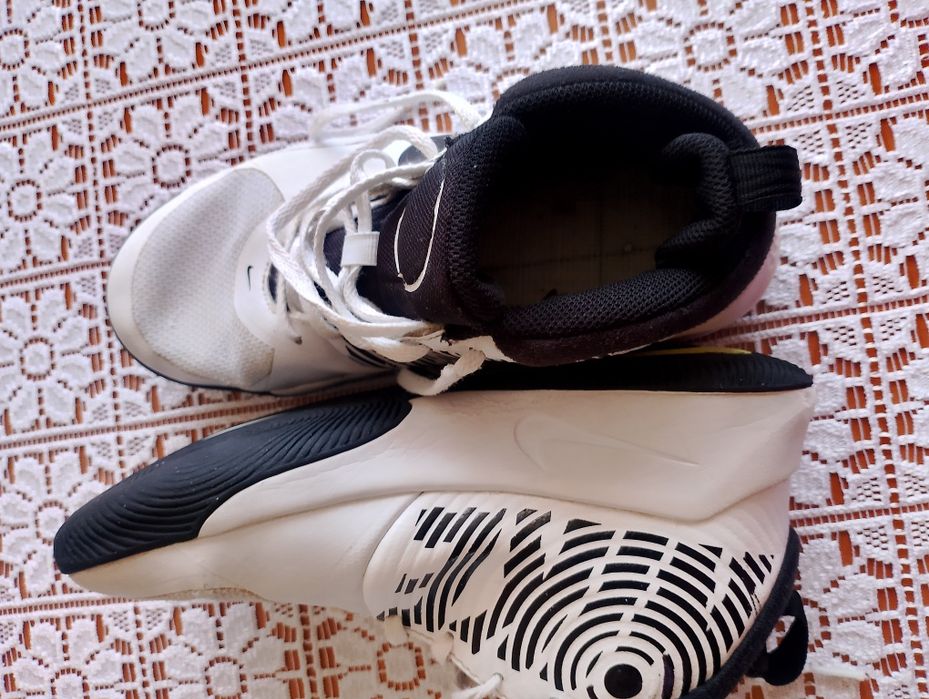 Buty sportowe uniwersalne Nike rozmiar 38 wkładka 24