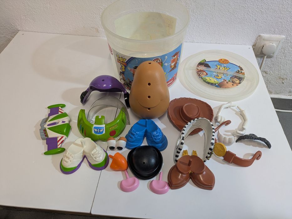 Sr Cabeça de Batata Bucket Friends Toy Story Hasbro