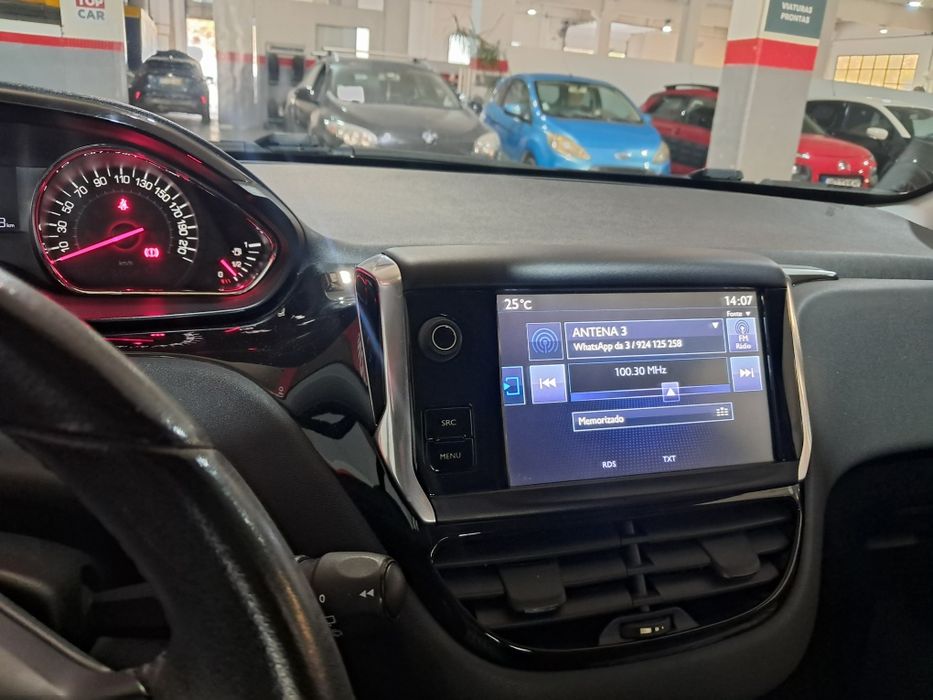 Peugeot 208 2015 — photo 5
