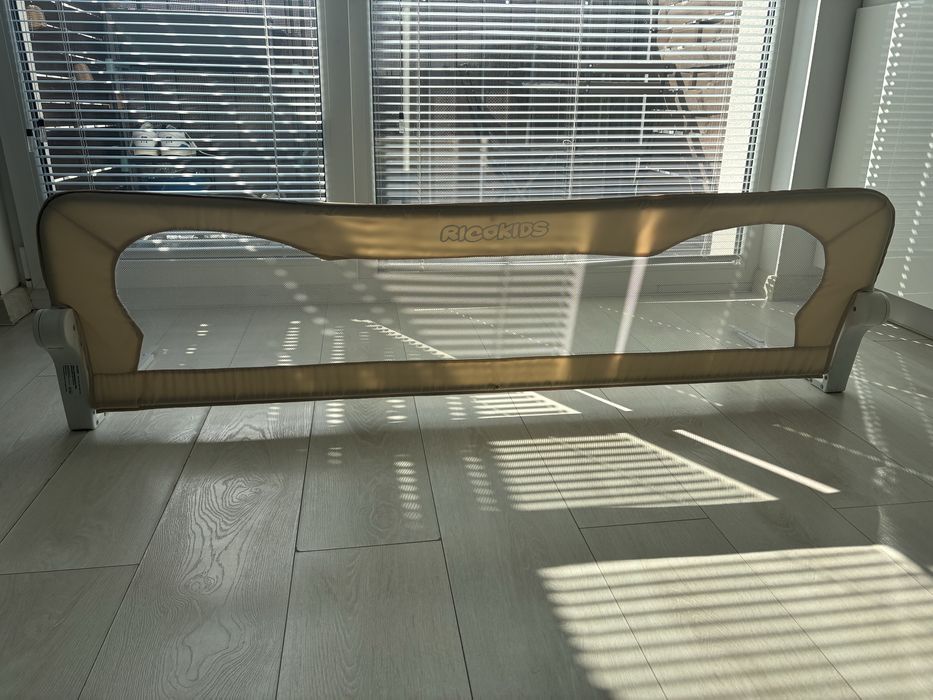 Barierka ochronna do łóżka