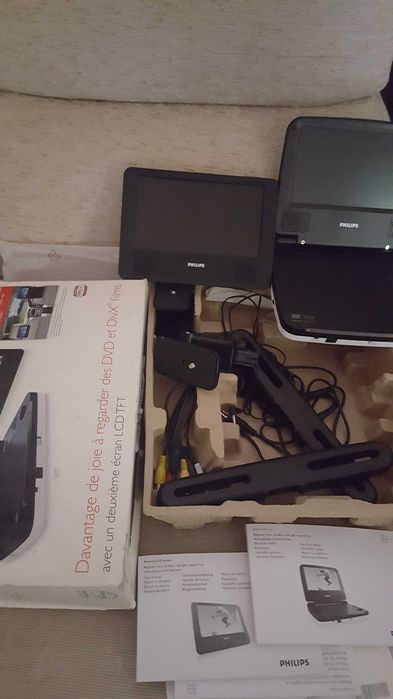 Philips PET-719.NOVO.Portable DVD Player(7").perfeito para auto.