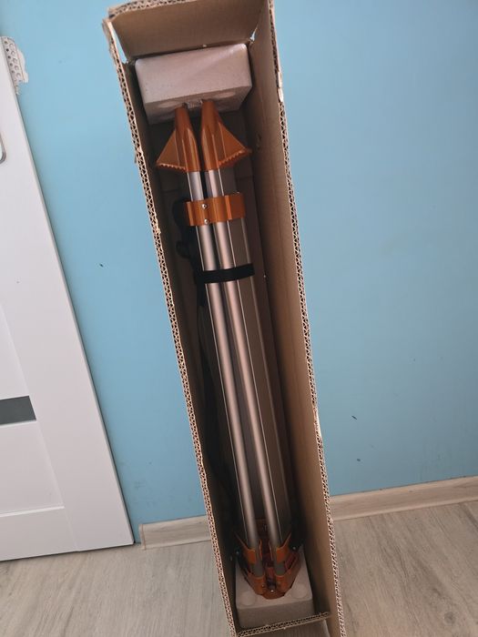 Statyw do niwelatora