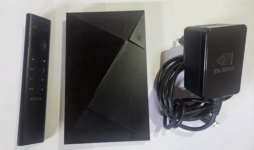 NVIDIA Shield TV Pro - медіаплеєр у гарному стані