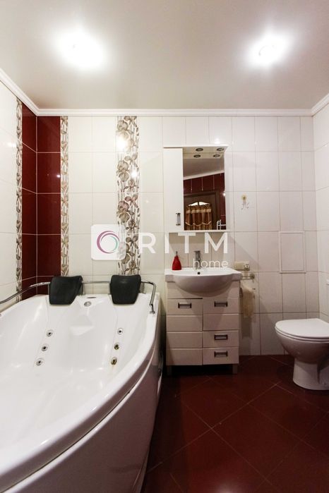 4-к. квартира з меблями та ремонтом за вул. Відродження