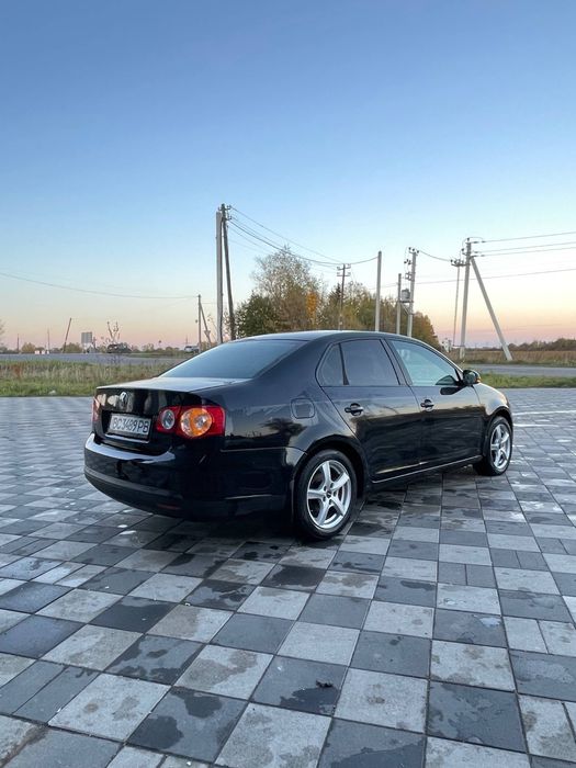 Volkswagen Jetta 1.6 mpi газ-бензин