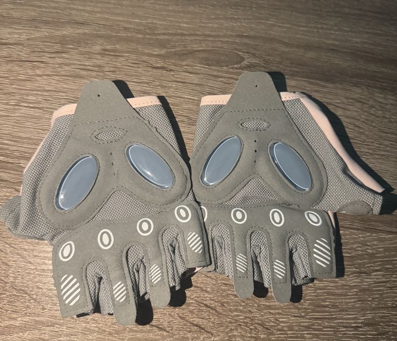 Перчатки для спорта женские