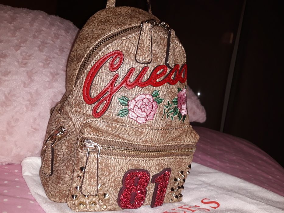 Mochila Guess (logótipo bege)
