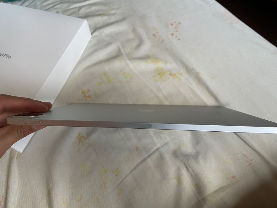 iPad Pro 12.9” 6.ª Geração 256GB - Troca por BMW
