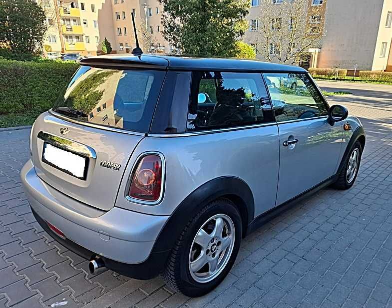Mini Cooper 1.6 Benzyna , Bogate wyposażenie , M- 2007 r