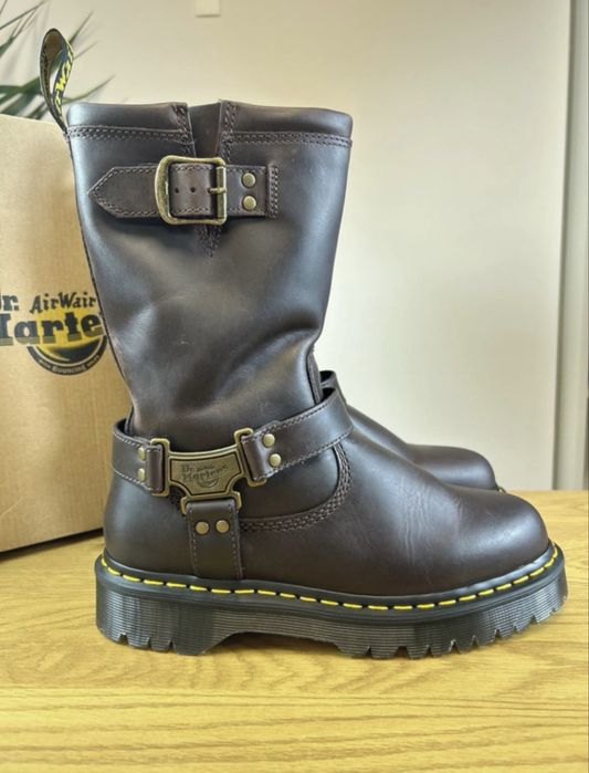 Dr. Martens Anistone Hi biker cowboy glany