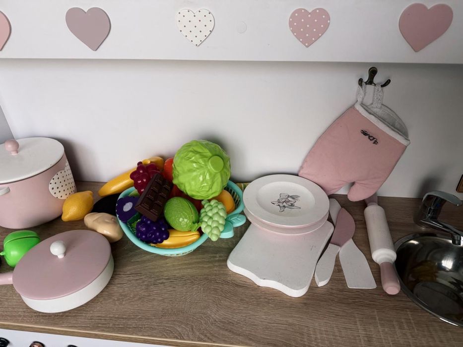 Продам дитячу деревʼяну кухню