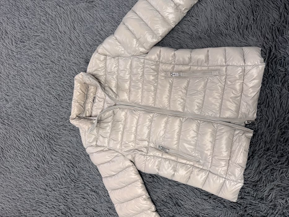 Продам куртку mango