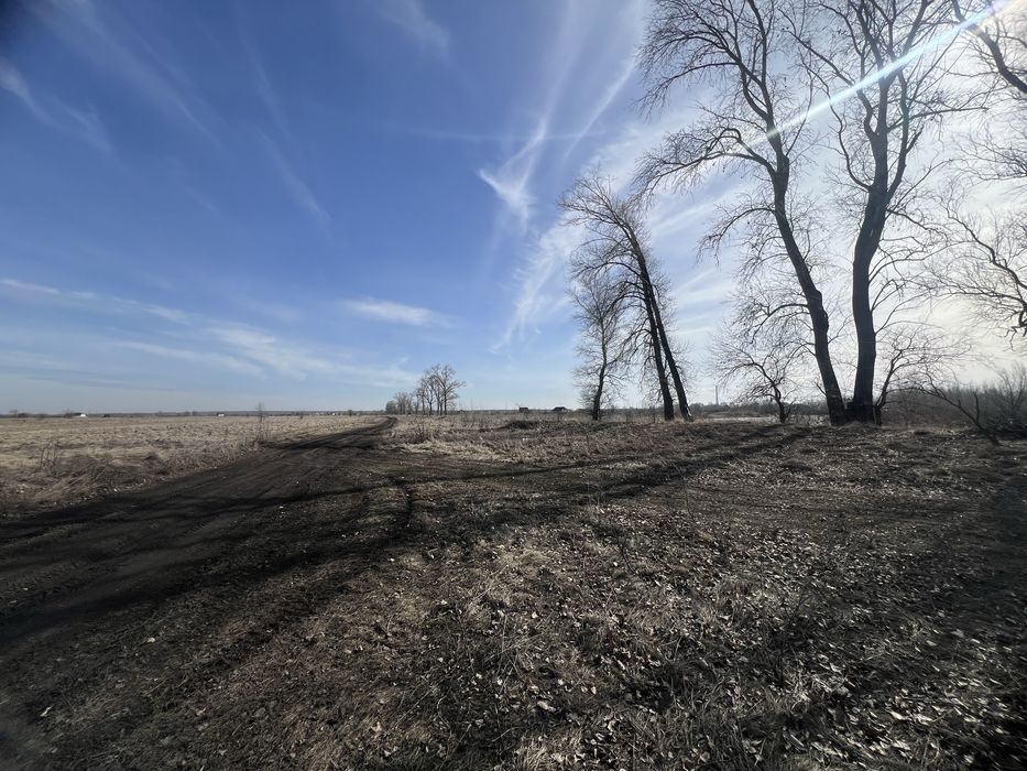 Продаж ділянки  від 10 га , 1-ша лінія до води с. Погреби