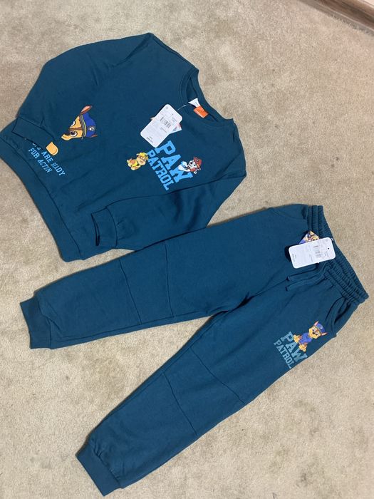 Новий фірмовий на флісі спортивний костюм 122-128/ 7-8р.