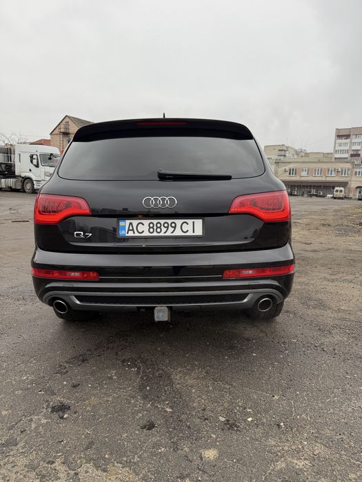 Продаж авто Ауді Q7