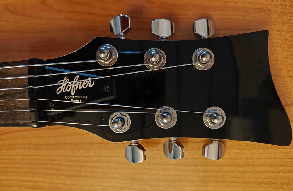 Gitara elektryczna turystyczna, Hofner, Czarna