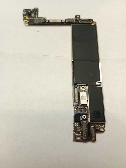 Полурабочая материнская плата от IPHONE 7 32GB BLACK Айфон 7 на 32 гб