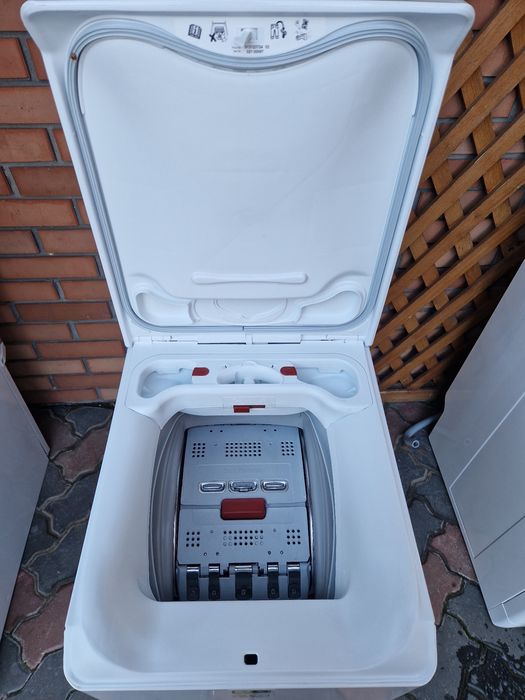 Вертикальна пральна машина з паром AEG L7TL710EX