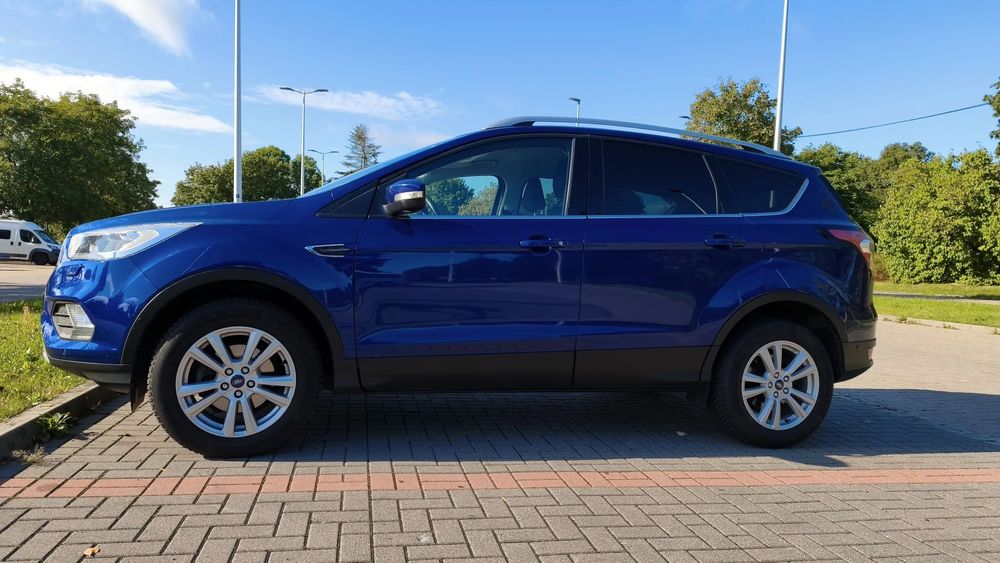 Ford Kuga Pierwszy wlaściciel kupiony w salonie w kraju ,pakiet dodatków
