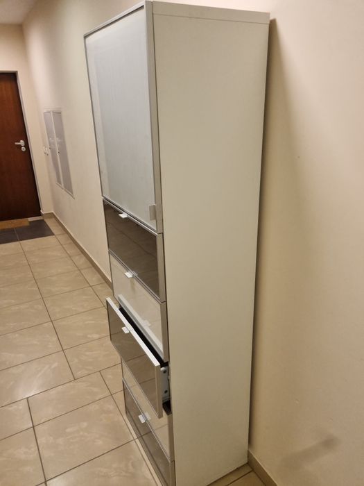 Pojemna szafka IKEA 192 cm wysoka biało czarna szkło