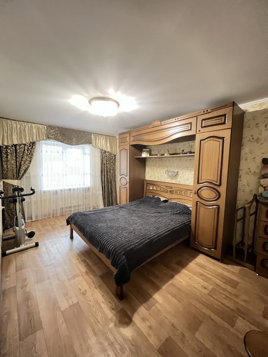 В продажу 4 к к в Варварівці з косметичним ремонтом