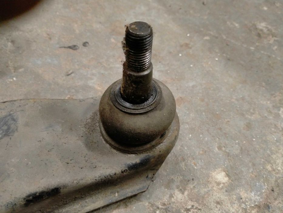 Рычаг подвески Mitsubishi Galant