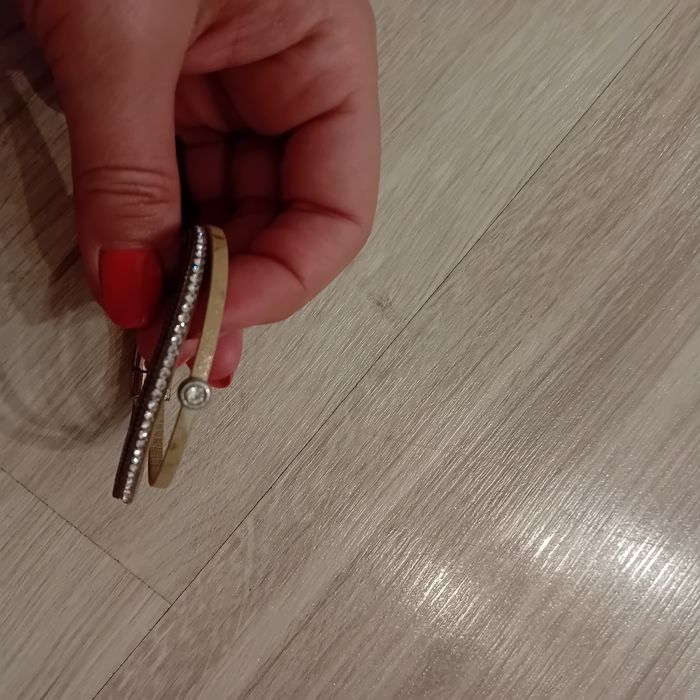 Zestaw bransoletek skórzane z kamieniami na gumce