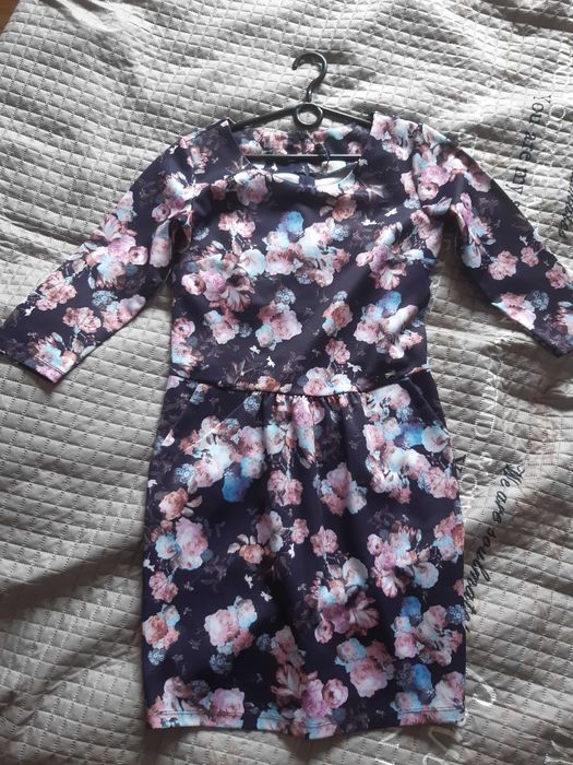 Sukienka w kwiatki