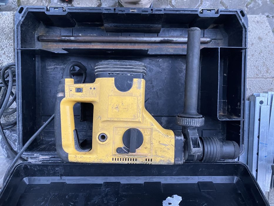 Перфоратор відбійний молоток DeWalt sdsmax