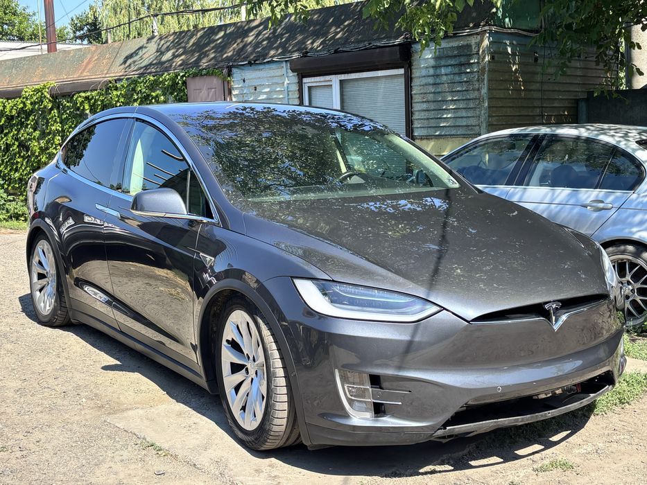 Продам автомобіль Тесла модеь Х