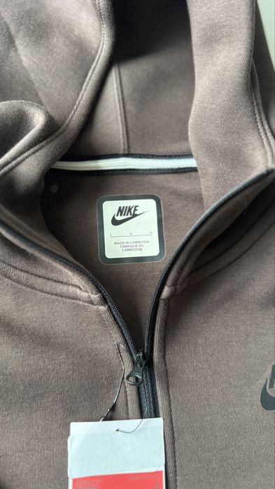 Nike Tech Fleece “Windrunner” Hoodie – Women’s XL, Baroque Brown