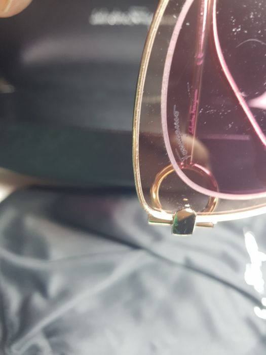 Óculos sol Salvatore Ferragamo originais com estojo caixa  bolsa e pano de limpeza