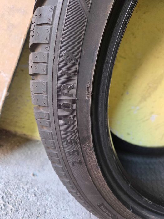 4x opony zimowe Dunlop 255/40 R19