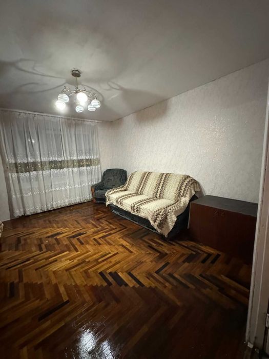 Здам  4кв. Піски, меблі, техніка.