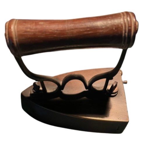 Ferro antigo  engomar