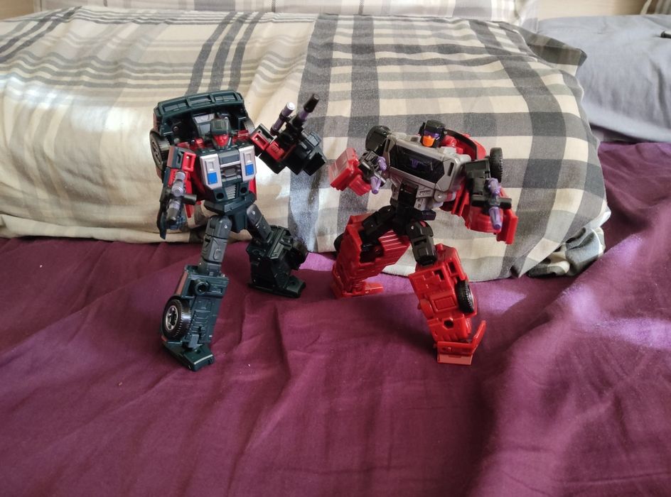 Transformers Legacy Wildrider. Transformers Legacy Dead End. Трансформер Легасі Вайлдрайдер. Трансформер Легасі Дед Енд