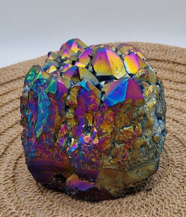 Aura de cristal de rocha de titânio
