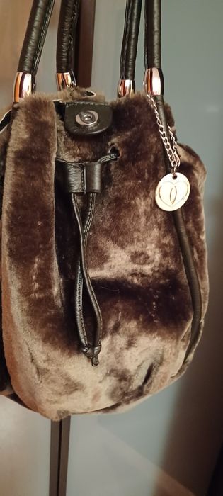 Mala dupla face pêlo e ecopel cor verde