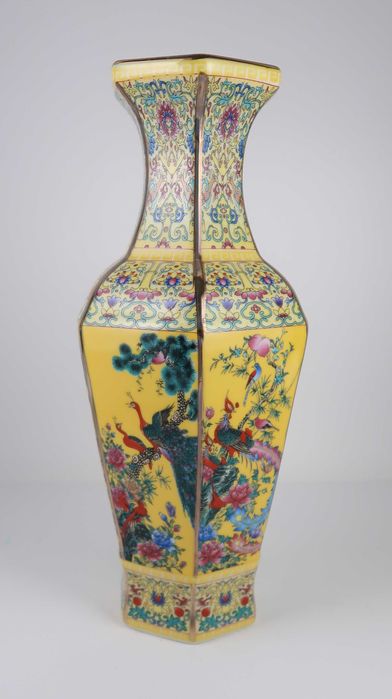 Jarra porcelana amarela da China