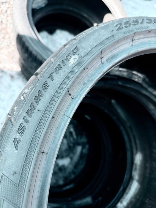 255 30 20 Pirelli PZero 2024 90%