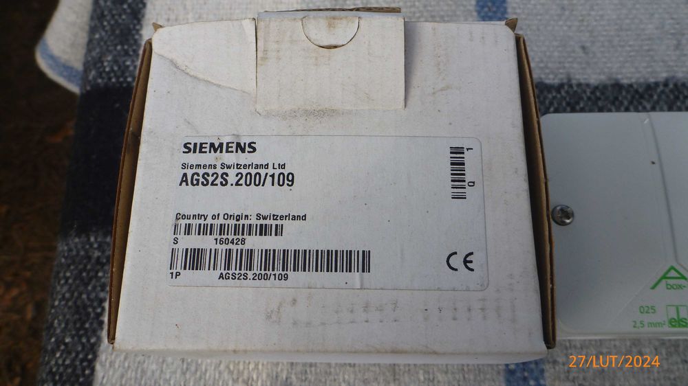 # Puszki natynkowe Siemens  AGS2S