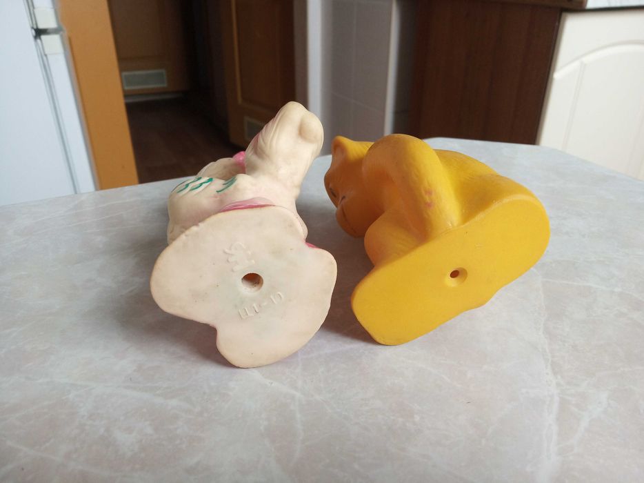 Советские игрушки резиновые пищалки: петушок, обезьянка