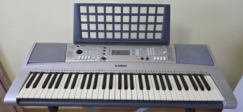 Keyboard Yamaha PSR E313 stan bardzo dobry, statyw, krzesło