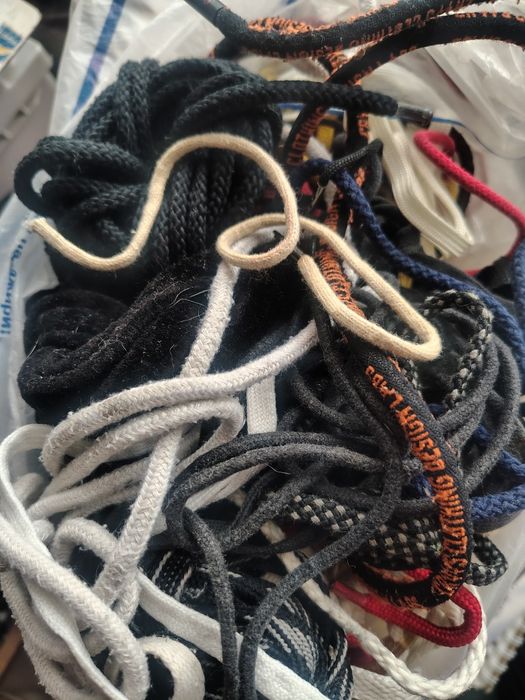 Шнурки на взуття