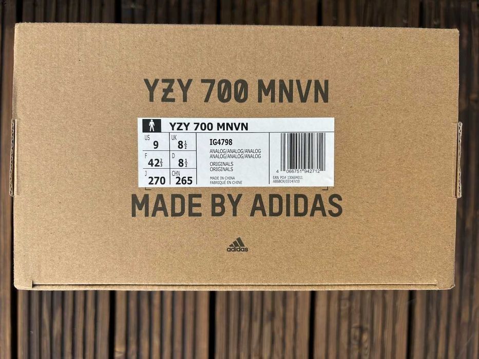 Yeezy Boost 700 MNVN Laceless Analog EUR 42 2/3