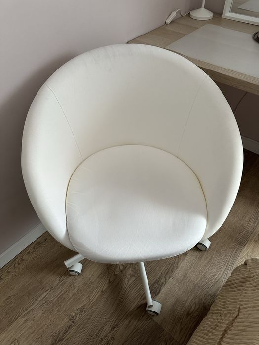 Cadeira branca ikea