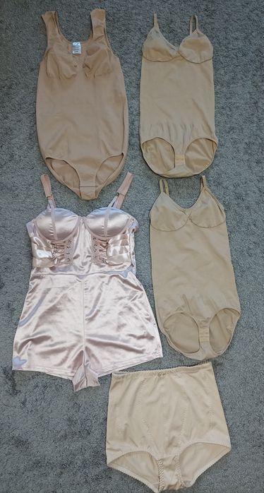 Нова Утяжка під плаття. . Фірми M&S
Дуже гарної якості..